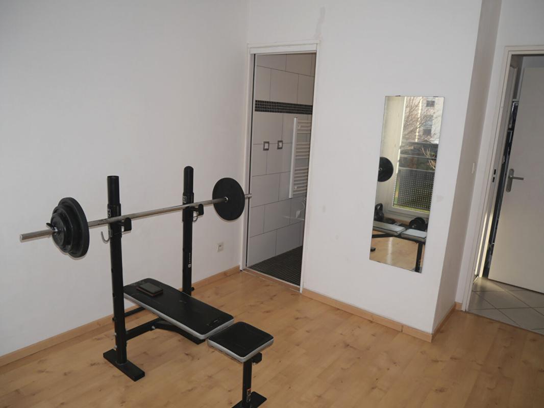 MEYZIEU T4 DUPLEX TERRASSE ET PARKING PRIVATIF 7