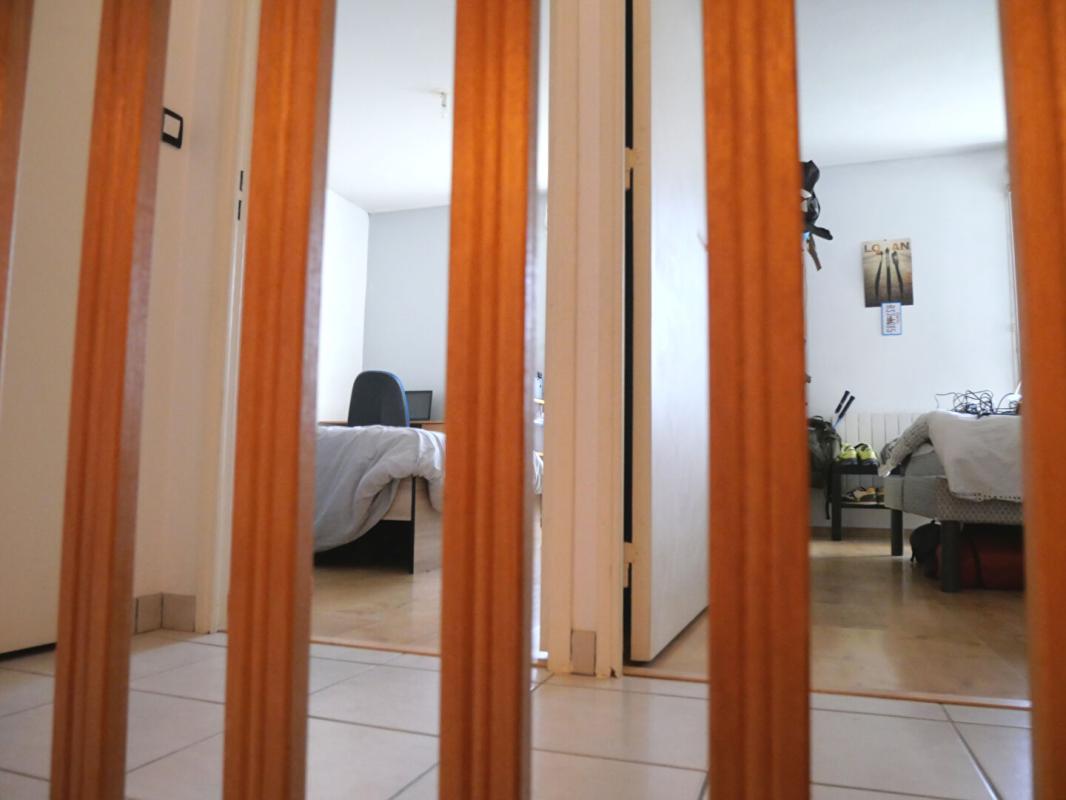 MEYZIEU DUPLEX T4 TERRASSE GARAGE ET PARKING PRIVATIF 10