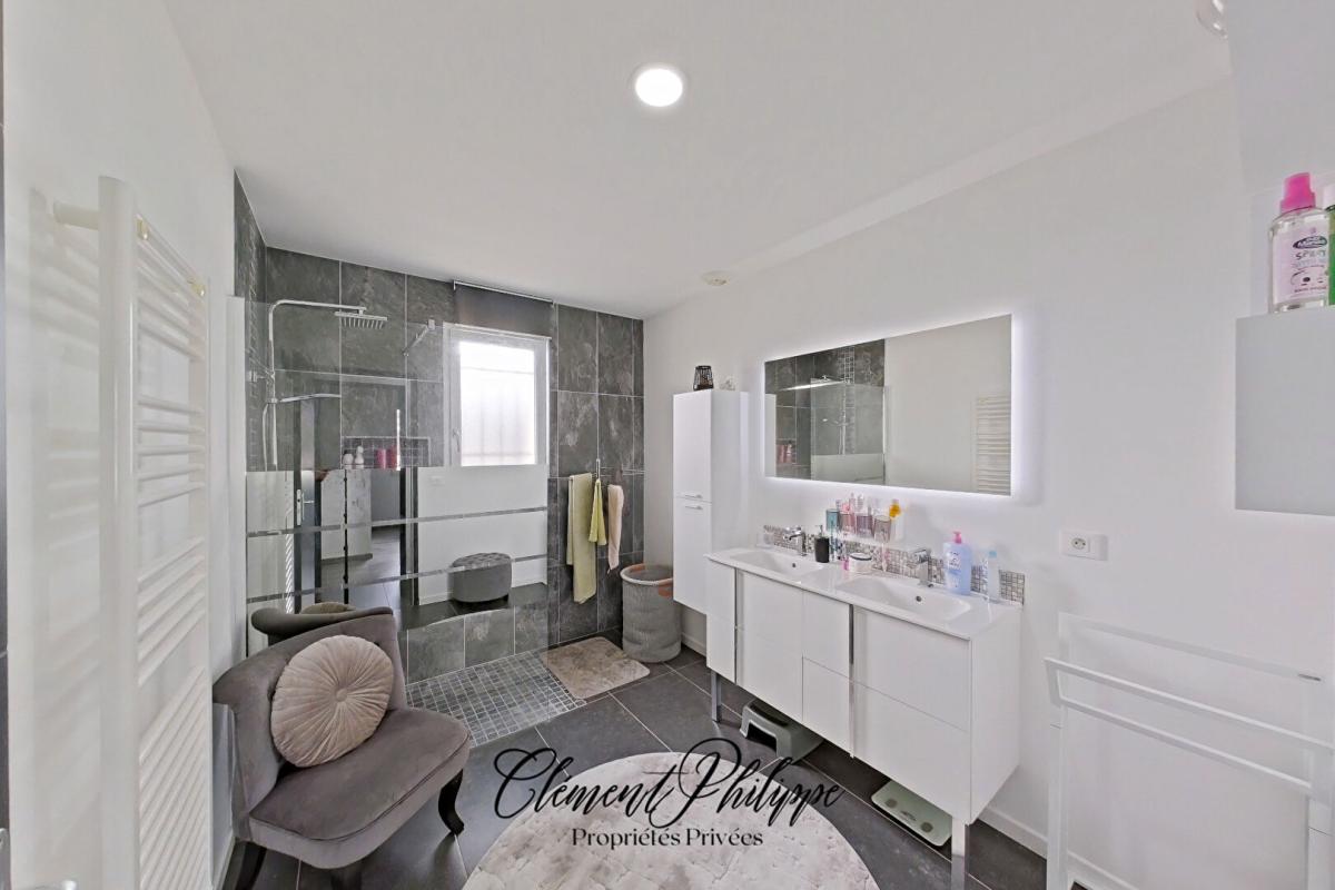 AIGUES-VIVES Villa Aigues Vives 4 pièces 85 m2 5