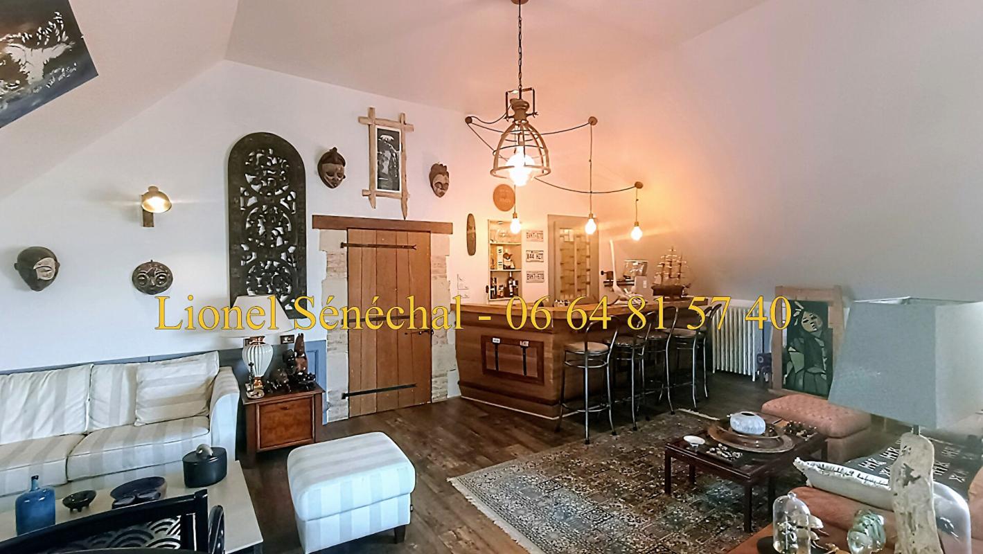 ALENCON Demeure de prestige rénovée et peu énergivore de 240 m2 habitables avec sa piscine chauffée et ses superbes dépendances sur une une parcelle de plus de 3 500 m2 à proximité des Alpes Mancelles 14