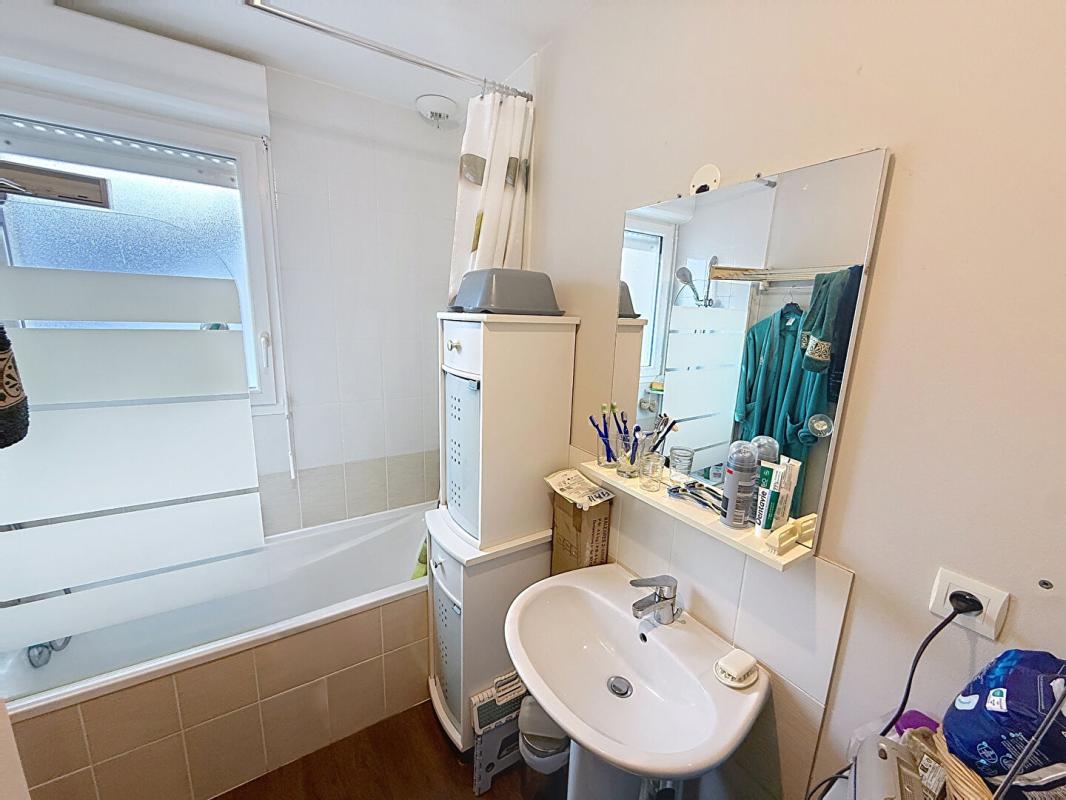 SURZUR SURZUR Appartement T3 en DUPLEX de 67,70 m2, lumineux. À pied du bourg 11