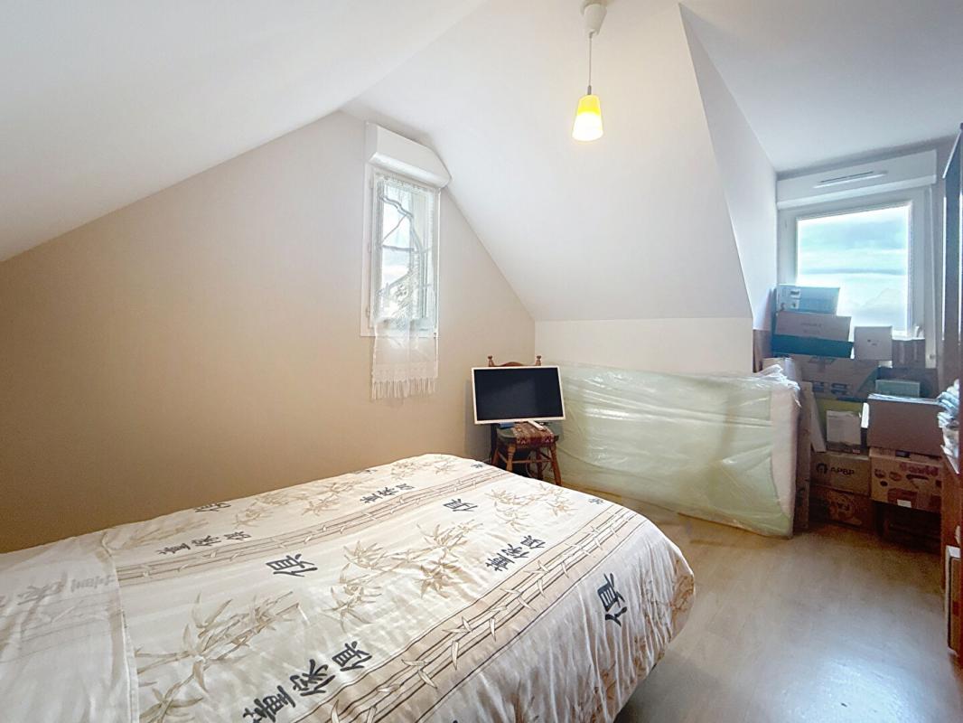 SURZUR SURZUR Appartement T3 en DUPLEX de 67,70 m2, lumineux. À pied du bourg 13