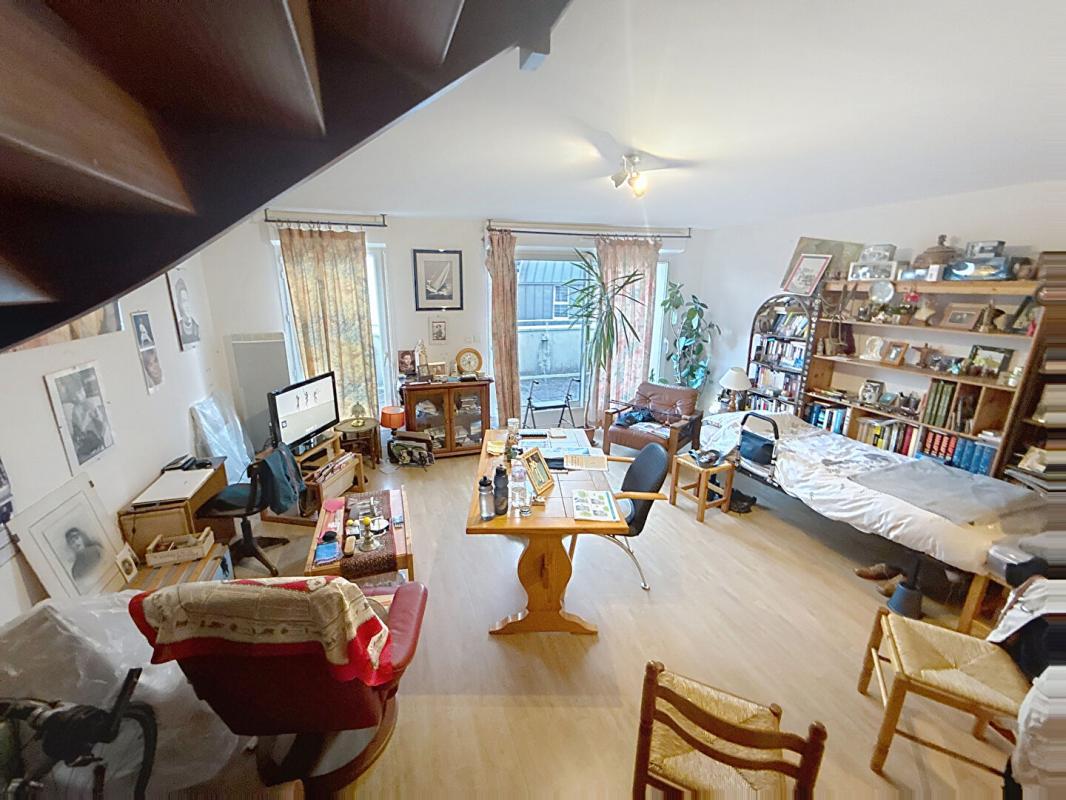 SURZUR SURZUR Appartement T3 en DUPLEX de 67,70 m2, lumineux. À pied du bourg 3