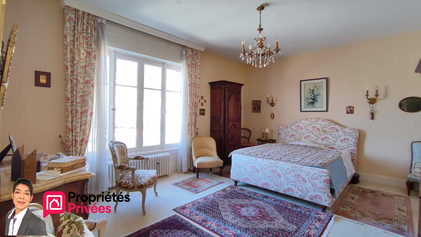 THIZY THIZY-LES-BOURGS (69240) Maison de bourg  320 m² , jardin, dépendances et garage 12