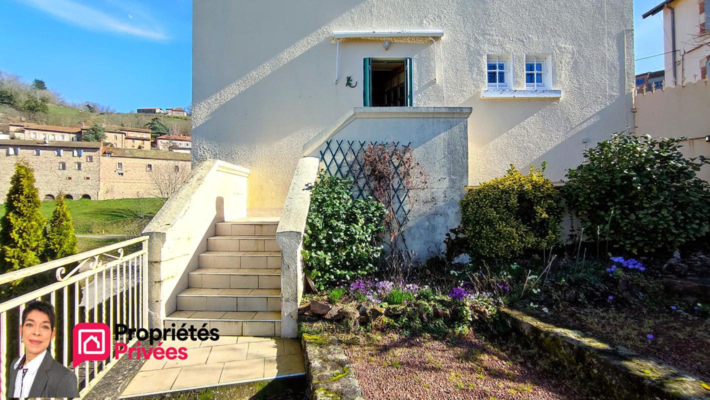 THIZY THIZY-LES-BOURGS (69240) Maison de bourg  320 m² , jardin, dépendances et garage 18