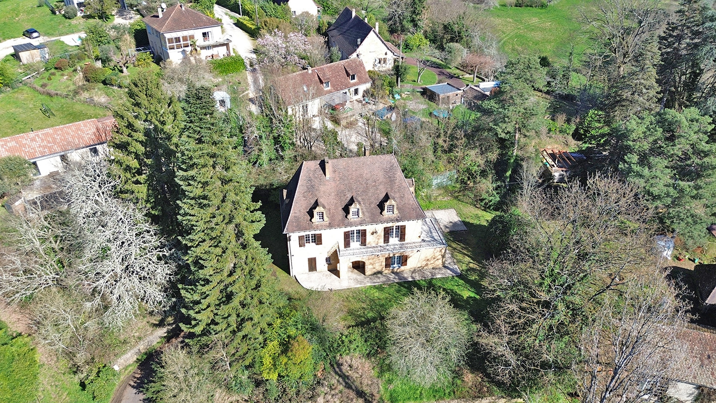 SARLAT-LA-CANEDA Maison de caractère à Sarlat avec appartement de 200 m2 16