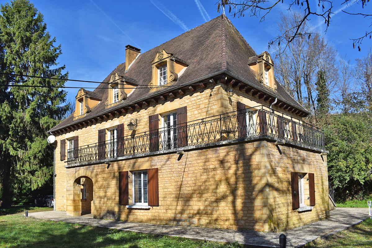 SARLAT-LA-CANEDA Maison de caractère à Sarlat avec appartement de 200 m2 3