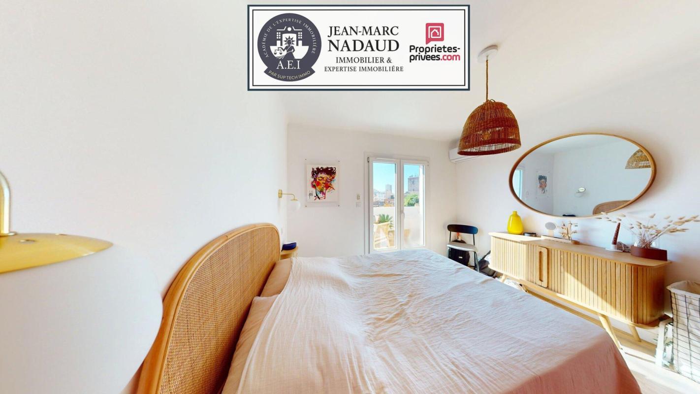 SAINT-RAPHAEL Appartement T3 centre-ville, entièrement rénové, dernier étage traversant, vue dégagée 14