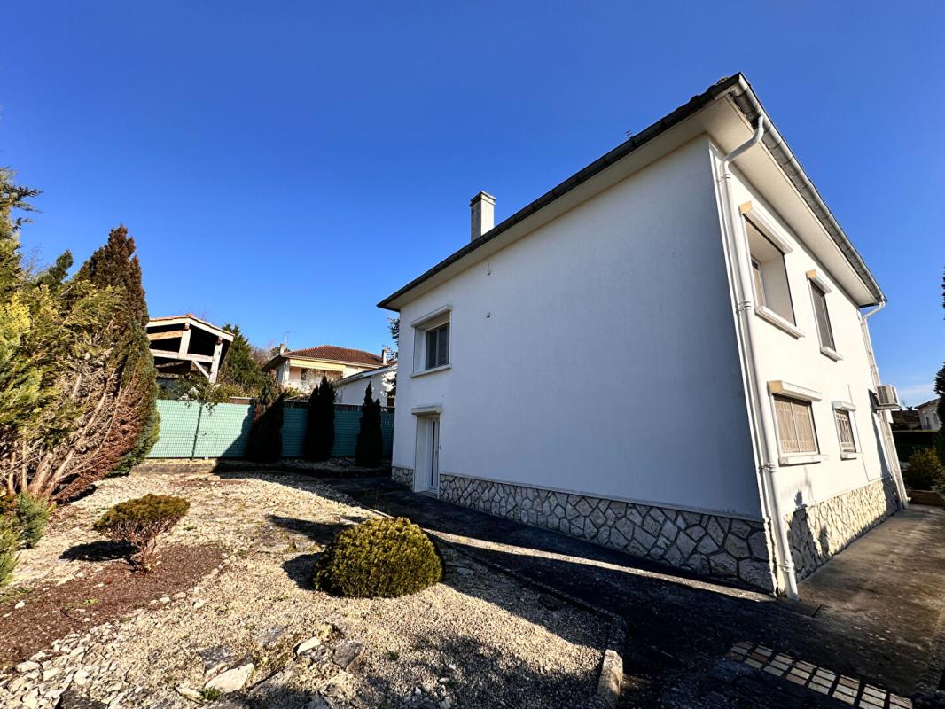 BON-ENCONTRE Maison 17