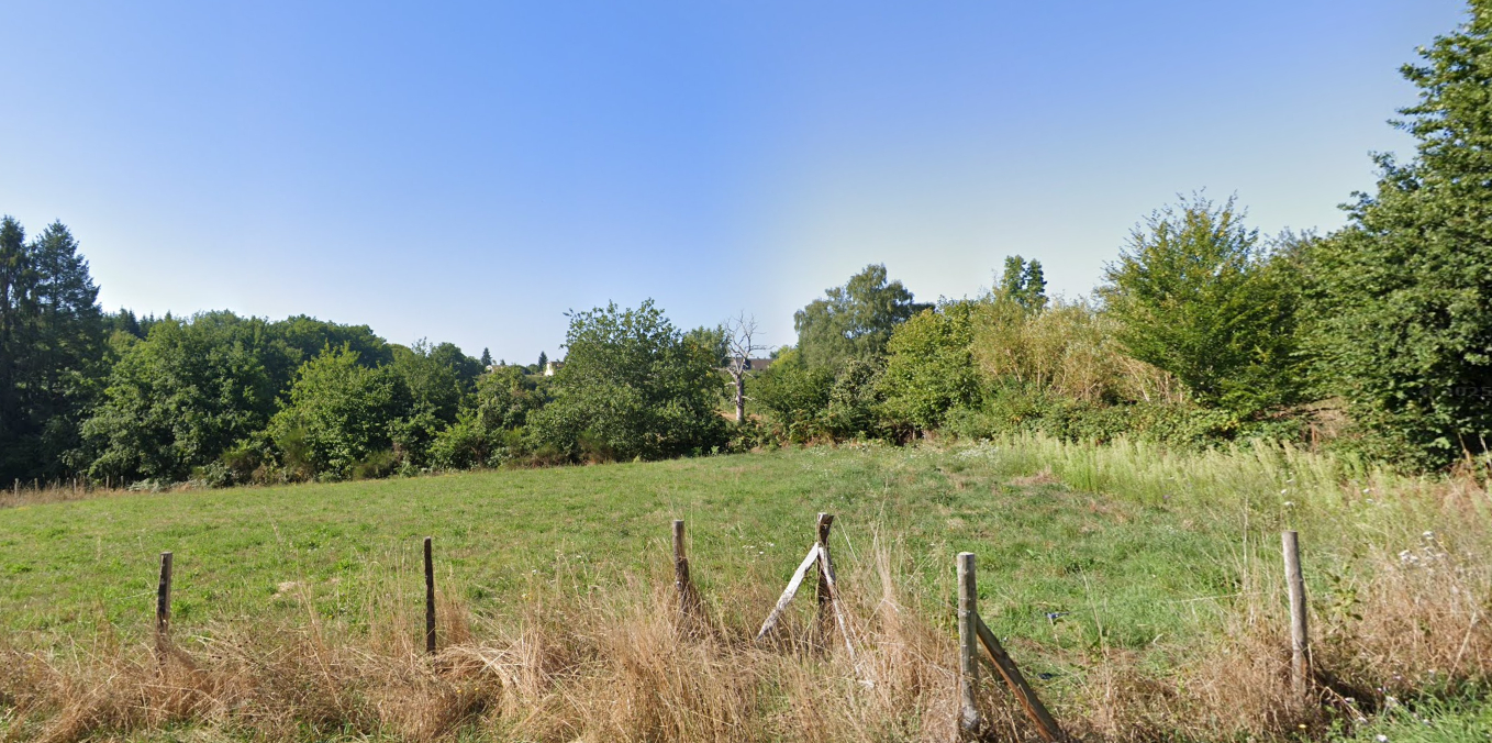 SOURSAC Terrain constructible à 300 m du Lac de Soursac 1