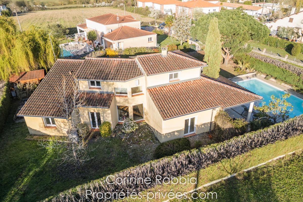 PECHBONNIEU Maison 186 m2 6 pièces 9