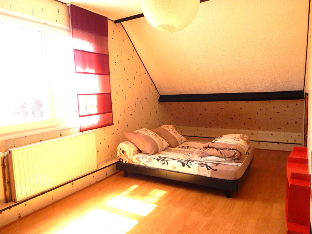 FAVIERES Maison .160 m² . 6 pièces 9