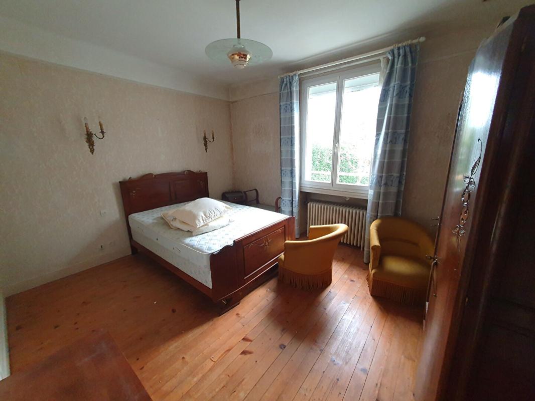 SAINT-DOULCHARD Maison Saint Doulchard 3 pièce(s) 84 m2 4