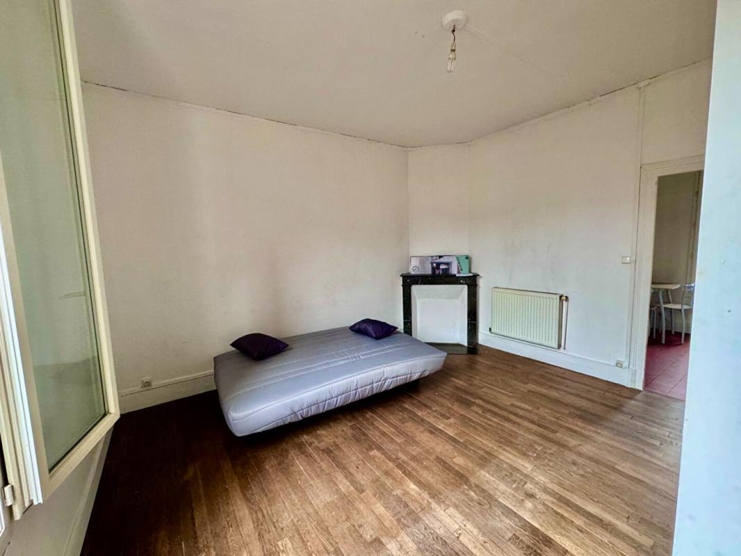 LA CHARITE-SUR-LOIRE Immeuble La Charite Sur Loire 7 pièce(s) 134 m2 3