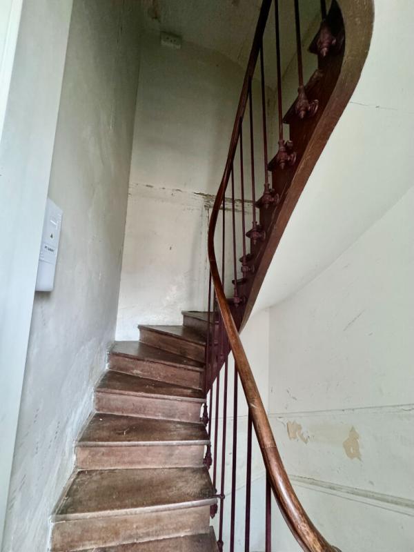 LA CHARITE-SUR-LOIRE Immeuble La Charite Sur Loire 7 pièce(s) 134 m2 8