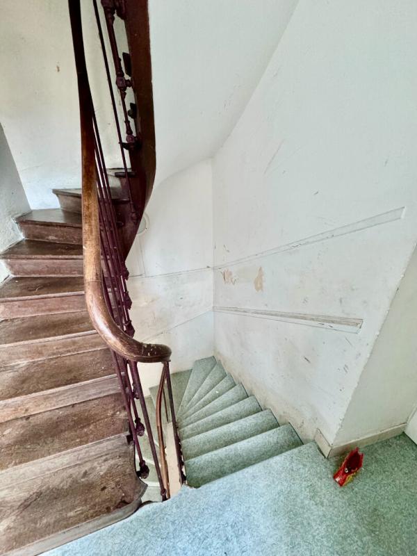 LA CHARITE-SUR-LOIRE Immeuble La Charite Sur Loire 7 pièce(s) 134 m2 9