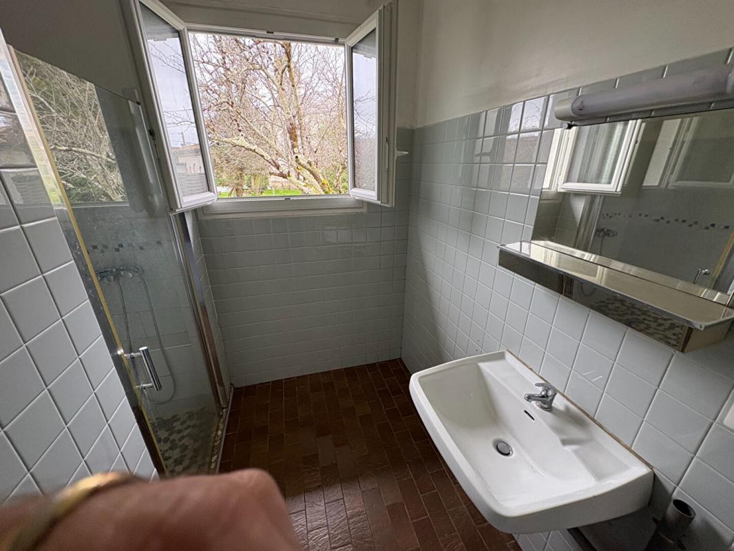 PESSAC-SUR-DORDOGNE Maison Pessac Sur Dordogne 3 pièce(s) 60 m2 13