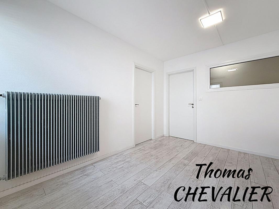 COLMAR COLMAR  HYPER-CENTRE "Place des Martyrs de la Résistance" Bureau 3 pièces 45 m² Ascenseur Rénové Faibles charges 5