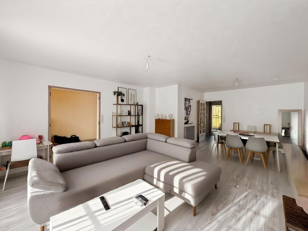 CHARLEVILLE-MEZIERES Pavillon individuel 5 chambres avec sous-sol complet ? Quartier Etion ? Charleville-Mézières 08000 1