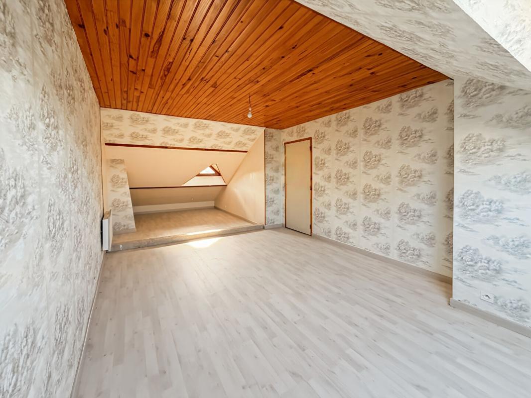 CHARLEVILLE-MEZIERES Pavillon individuel 5 chambres avec sous-sol complet ? Quartier Etion ? Charleville-Mézières 08000 9