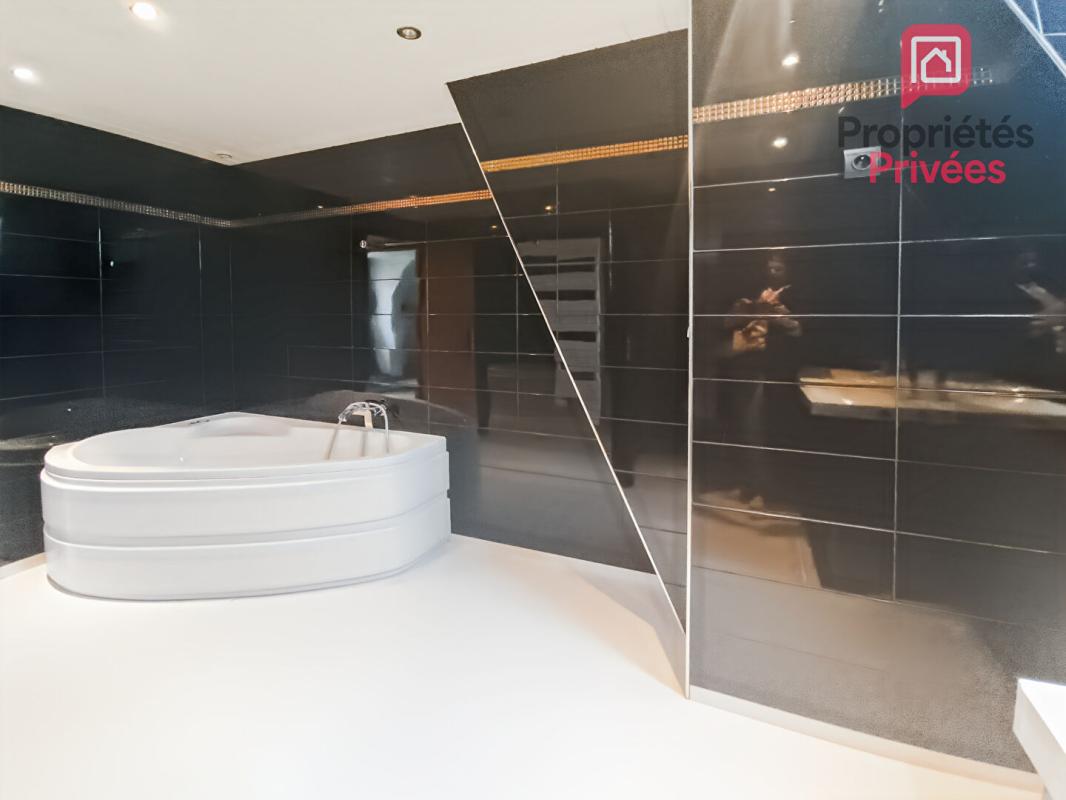 LONGUEVILLE-SUR-AUBE Maison Longueville Sur Aube 8 pièce(s) 229 m2 13