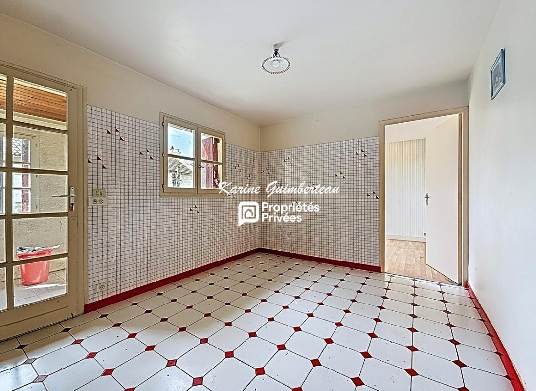 SAINT-EMILION Maison en pierre avec garage et jardin 5