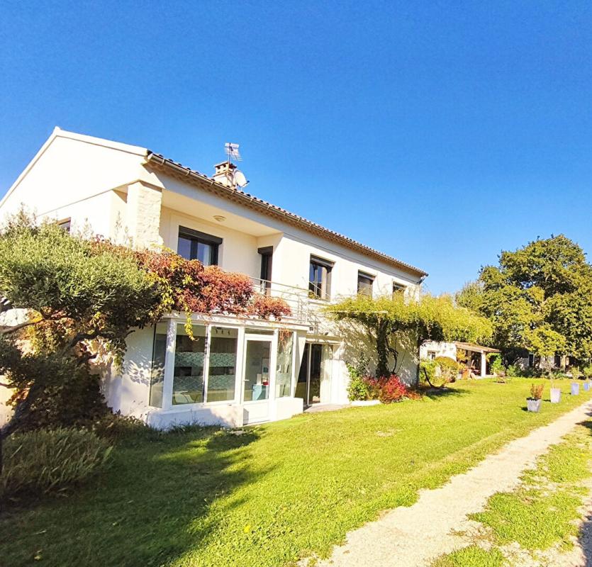 LE THOR PROCHE DE l'ISLE SUR LA SORGUE: VILLA SPACIEUSE DANS QUARTIER  RESIDENTIEL 12