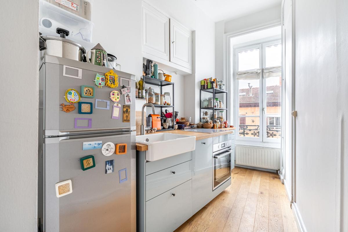 LYON-1ER-ARRONDISSEMENT En Exclusivité à deux pas de l'agréable place Sathonay. T3 de 74,08m² au sein d'un immeuble avec ascenseur 3