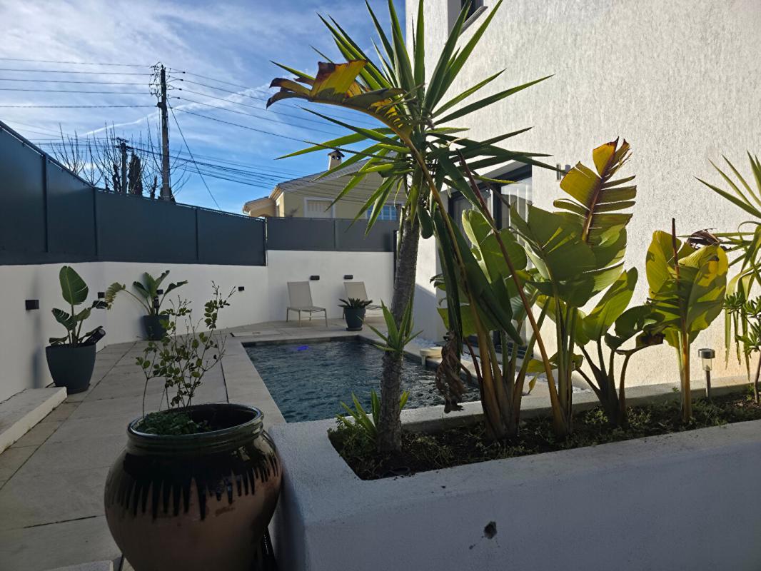 LA GARDE Superbe maison contemporaine A 995000EUR DE145 m² Piscine Terrain 350 m² 4