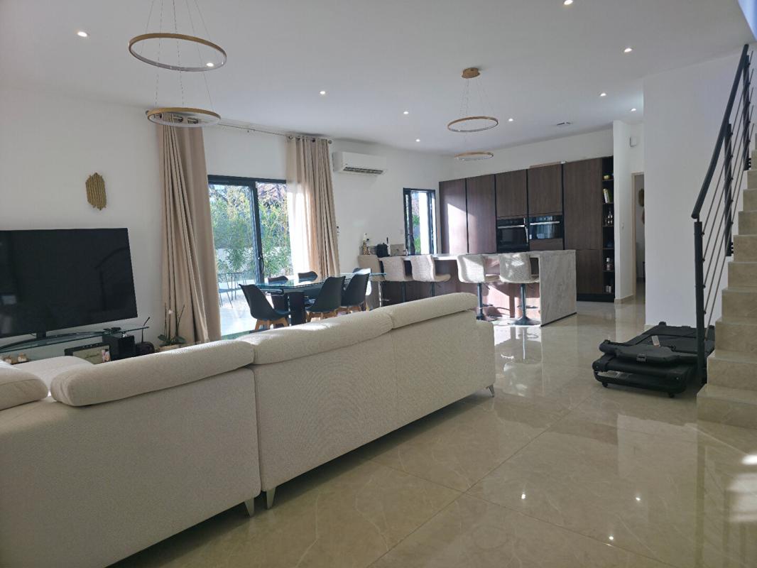 LA GARDE Superbe maison contemporaine A 995000EUR DE145 m² Piscine Terrain 350 m² 7