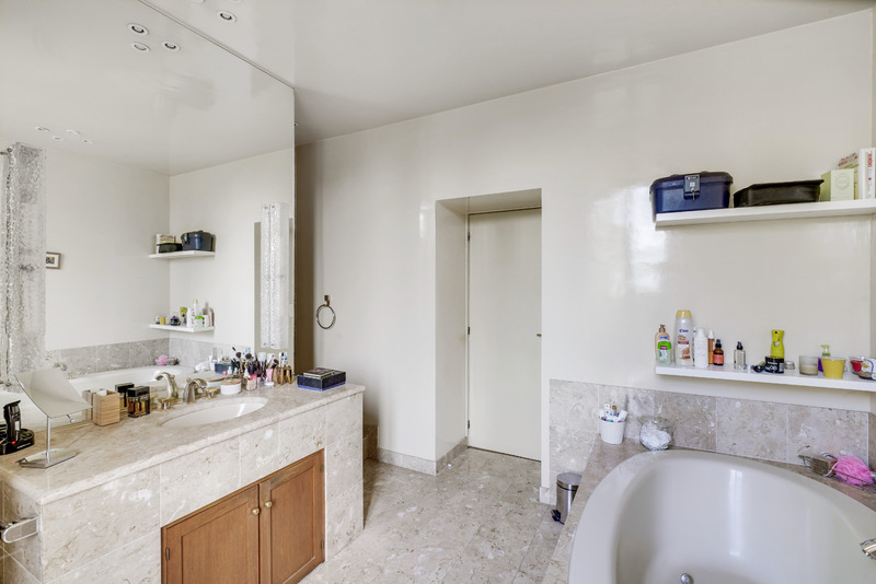 LE PONTET Appartement d'exception avec piscine dans Château 380 000 13