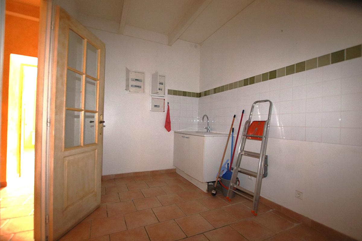 SAINT-PONS-DE-MAUCHIENS Mas provençal de 310 m² sur 1,7 ha - Piscine chauffée, calme absolu, proche Pézenas( trois logements possibles) 8