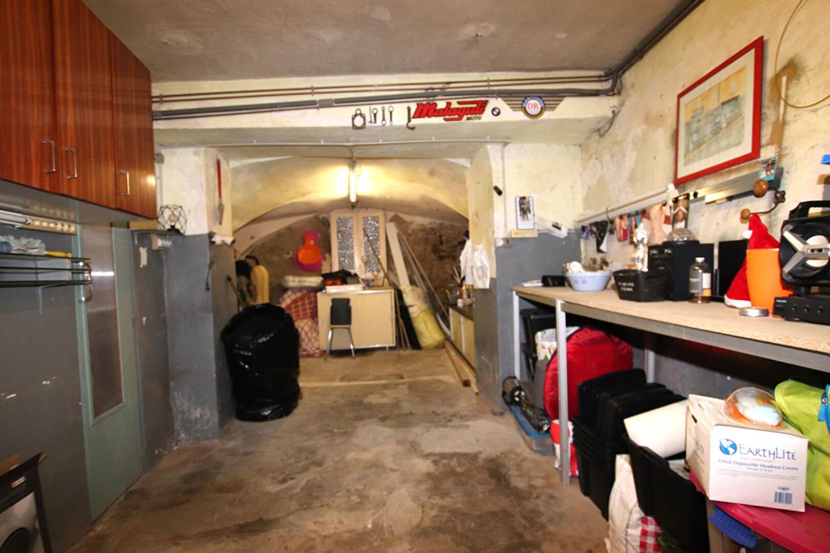 MILLAU Immeuble de rapport - 2 appartements et 2 commerces 16