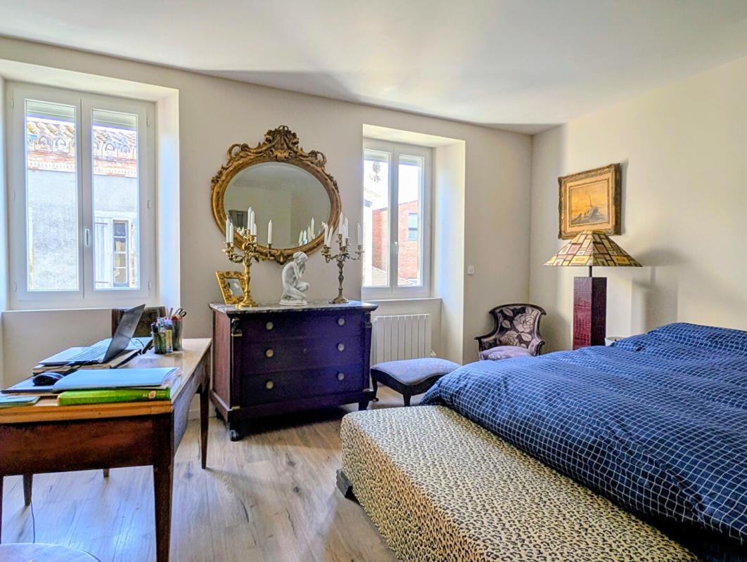 CAZERES Immeuble Cazères avec local commercial et T3 en duplex 10
