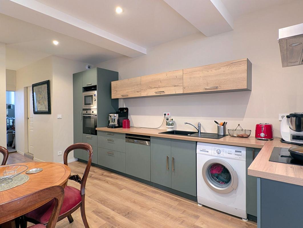 CAZERES Immeuble Cazères avec local commercial et T3 en duplex 3