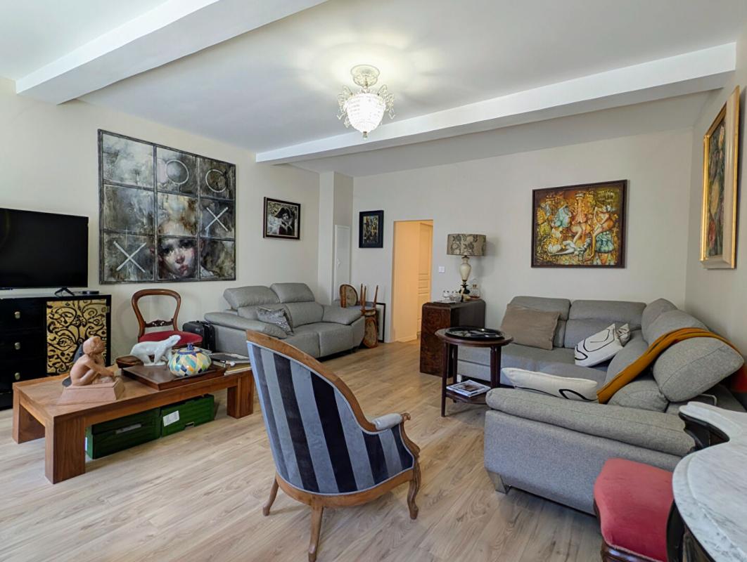 CAZERES Immeuble Cazères avec local commercial et T3 en duplex 4