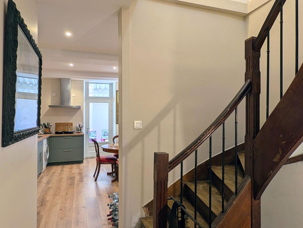 CAZERES Immeuble Cazères avec local commercial et T3 en duplex 6