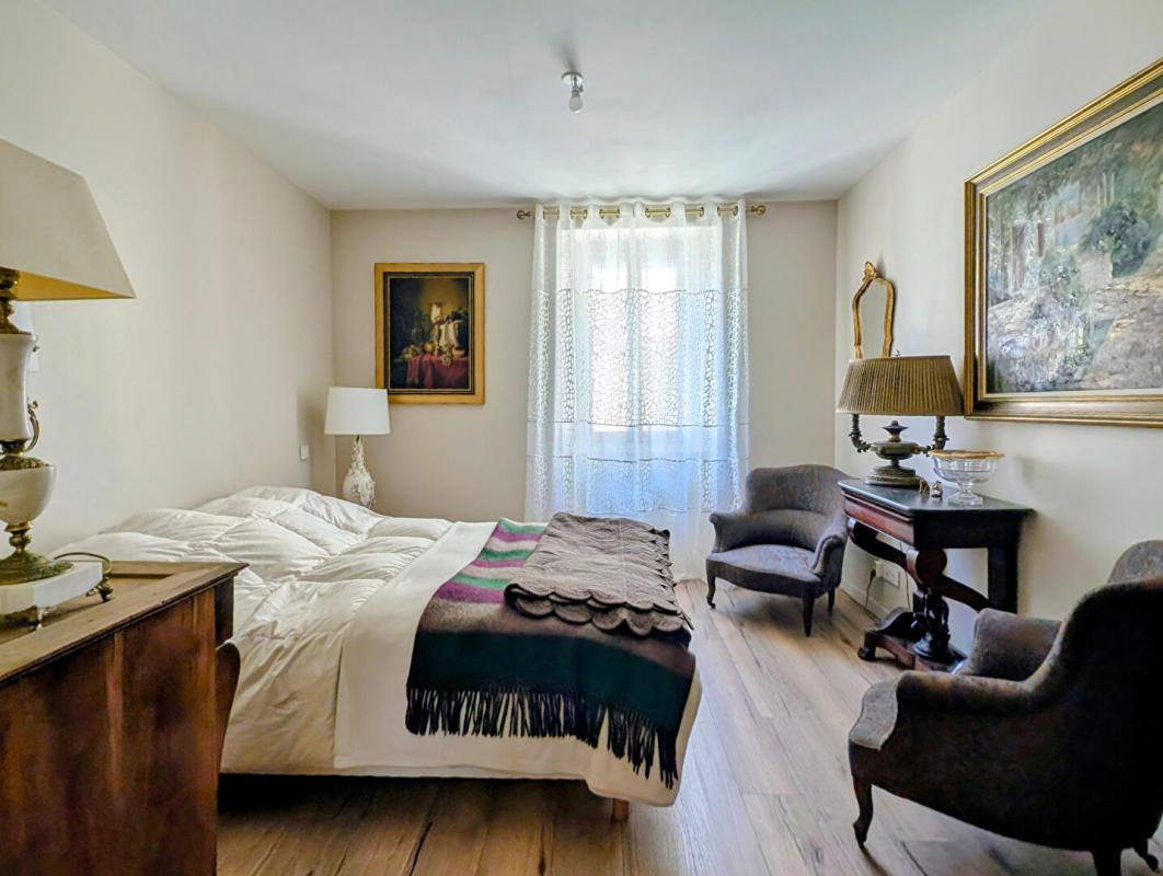 CAZERES Immeuble Cazères avec local commercial et T3 en duplex 8