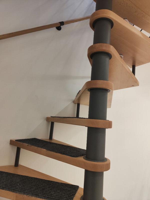 LEVALLOIS-PERRET Maison et studio 8 pièce(s) 80 m2 avec Studio attenant 8