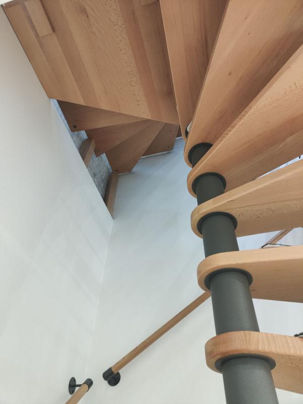 LEVALLOIS-PERRET Maison et studio 8 pièce(s) 80 m2 avec Studio attenant 9