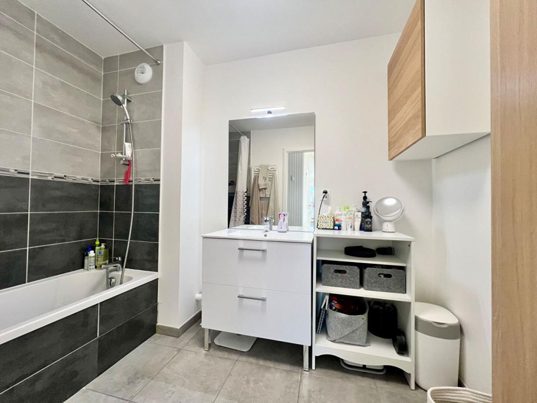 CROZET CROZET T3 dernier étage de standing - Vue Panoramique Mont-Blanc et Jura 16