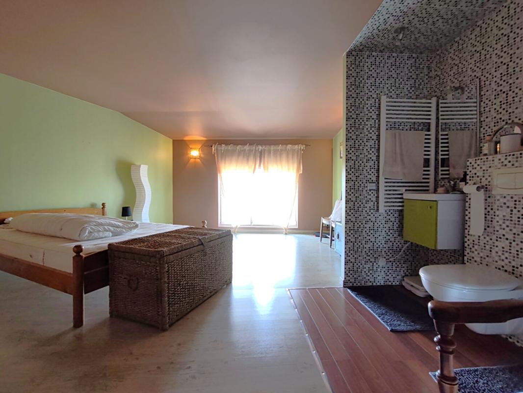 NUAILLE-D'AUNIS Nuaille D Aunis : Maison 6 pièces, 4 chambres 184 m2 13