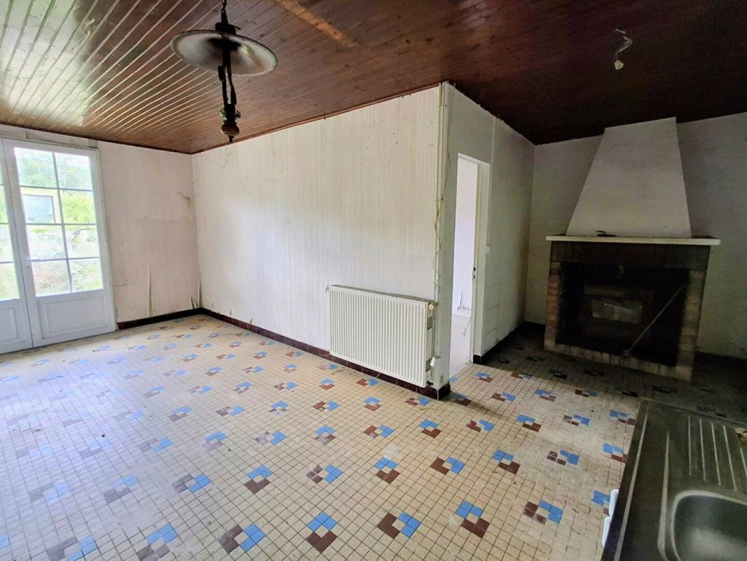 SAINT-PALAIS-DE-NEGRIGNAC Maison de campagne à rénover - 120 m², 3 chambres, 1,8 ha de terrain avec chai à Saint-Palais-de-Négrignac 10