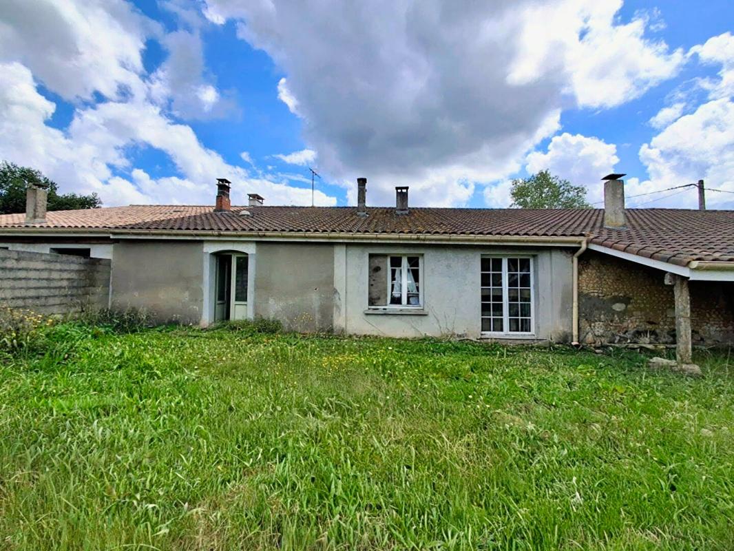 SAINT-PALAIS-DE-NEGRIGNAC Maison de campagne à rénover - 120 m², 3 chambres, 1,8 ha de terrain avec chai à Saint-Palais-de-Négrignac 12