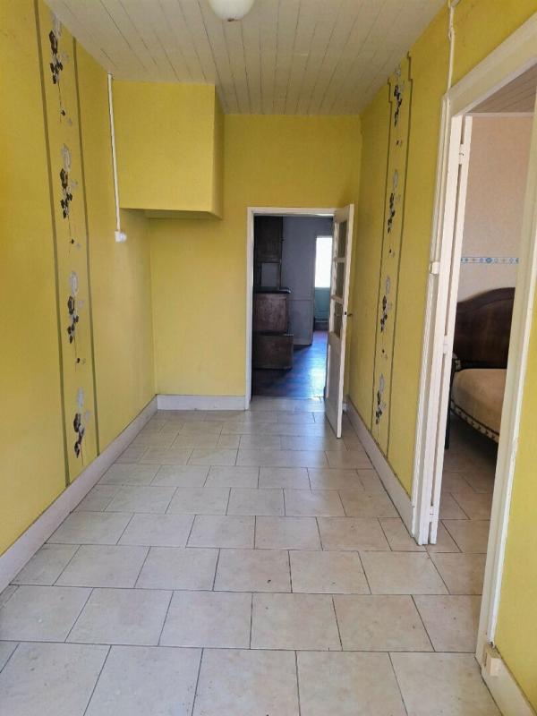 SAINT-PALAIS-DE-NEGRIGNAC Maison de campagne à rénover - 120 m², 3 chambres, 1,8 ha de terrain avec chai à Saint-Palais-de-Négrignac 3