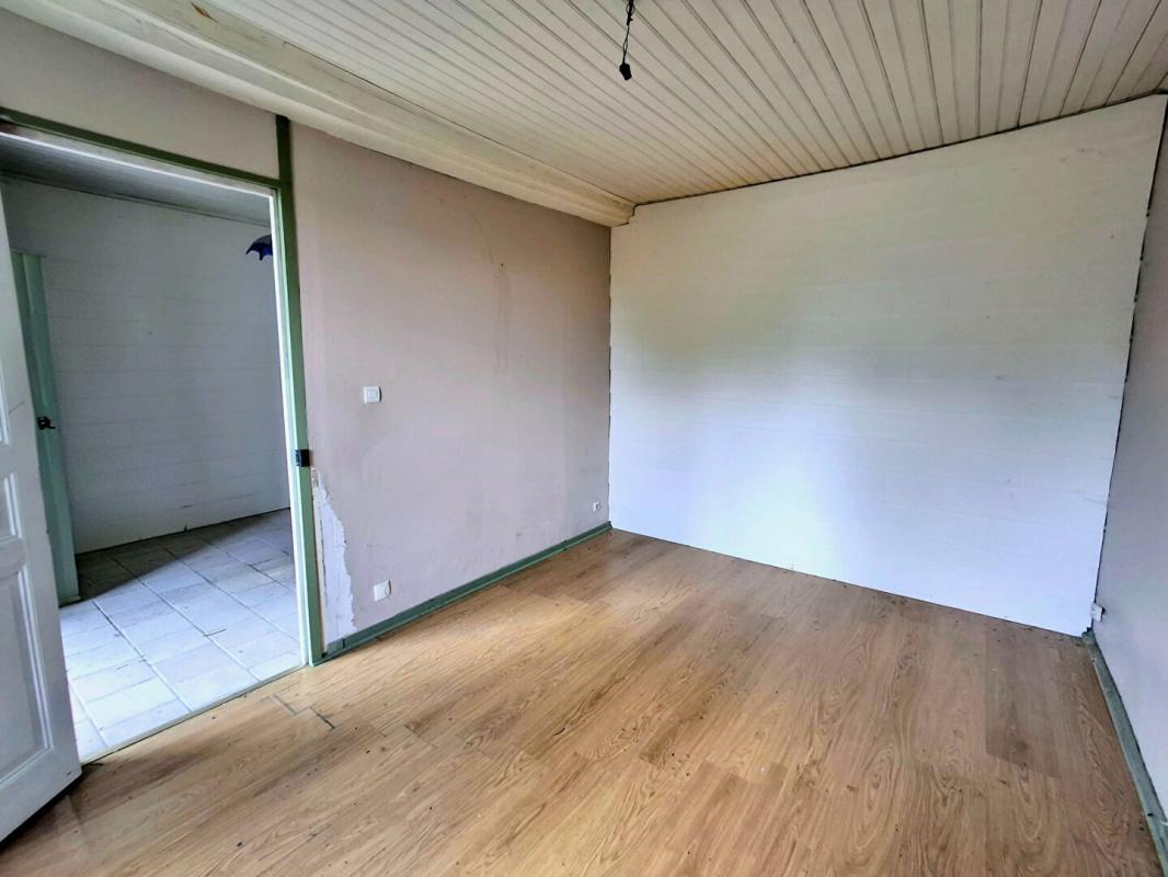 SAINT-PALAIS-DE-NEGRIGNAC Maison de campagne à rénover - 120 m², 3 chambres, 1,8 ha de terrain avec chai à Saint-Palais-de-Négrignac 9