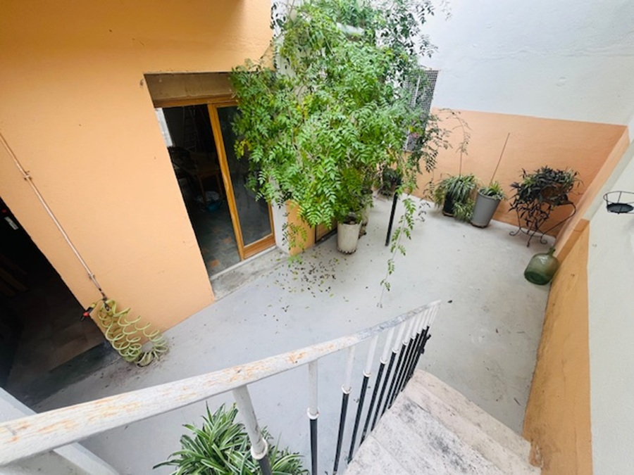 PERPIGNAN Charmante maison de ville de style Artiste en R+1 avec terrasse et atelier en rdc à modifier 12