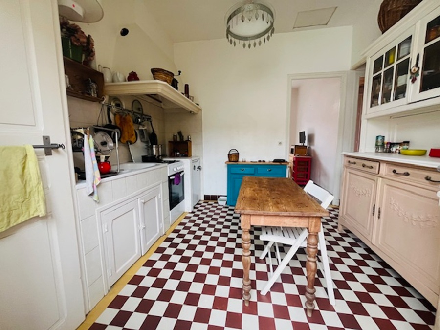 PERPIGNAN Charmante maison de ville de style Artiste en R+1 avec terrasse et atelier en rdc à modifier 5