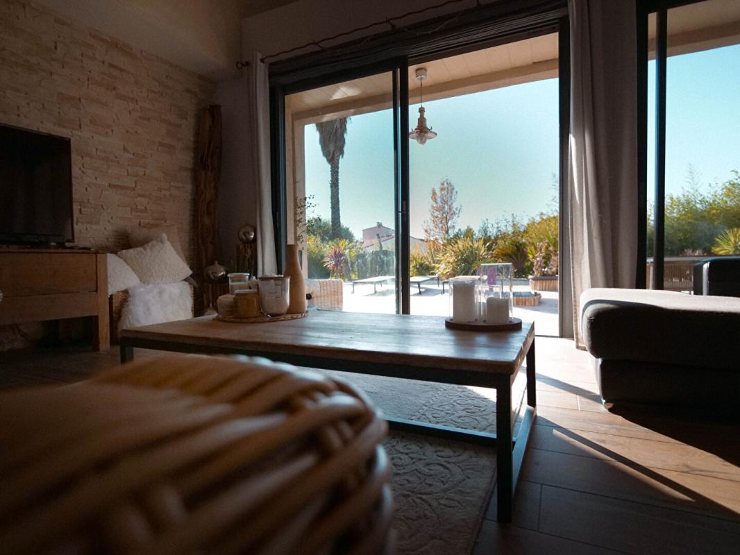 SAINT-FELIU-D'AVALL Incroyable villa de haut standing  de 205 m² sur un terrain de 2000 m² avec piscine 7