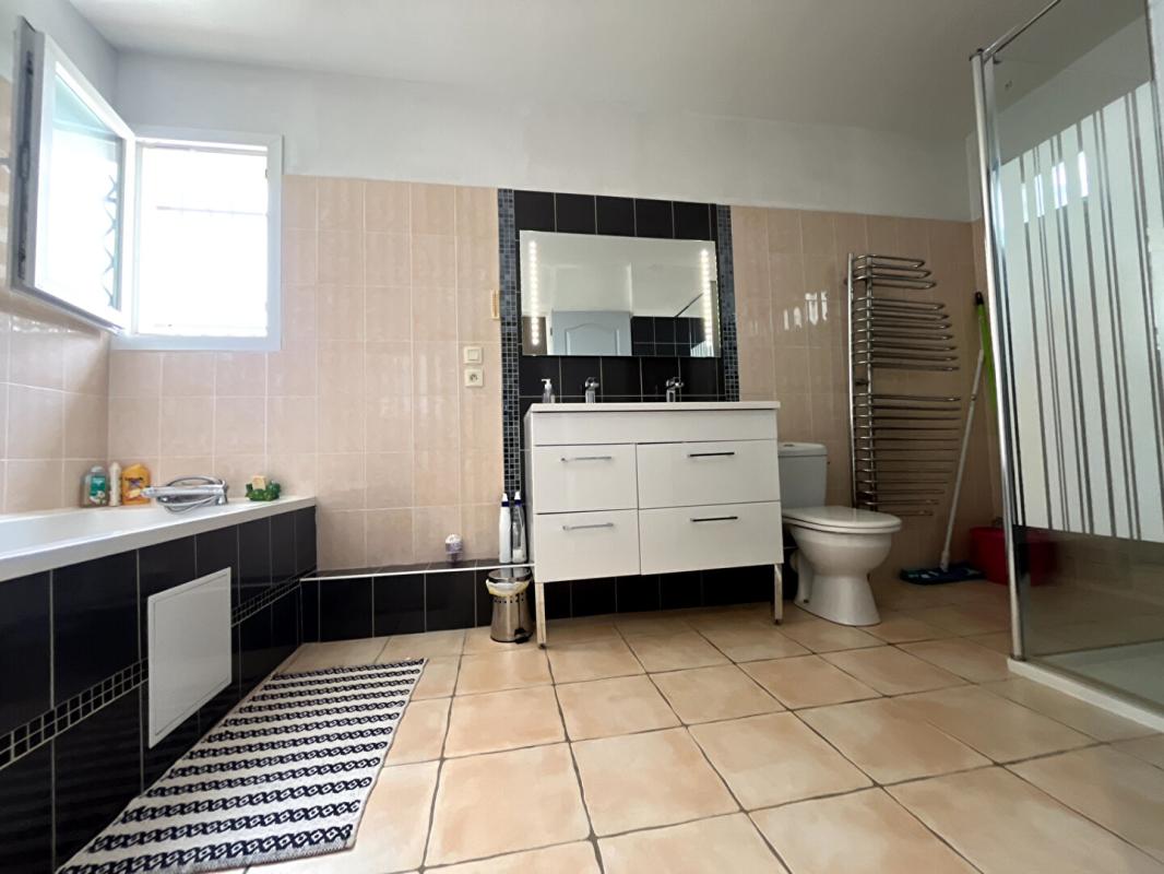 CLAIRA Magnifique villa de 130 m² sur un terrain 4 faces de 740 m² au fond d'une impasse calme 16